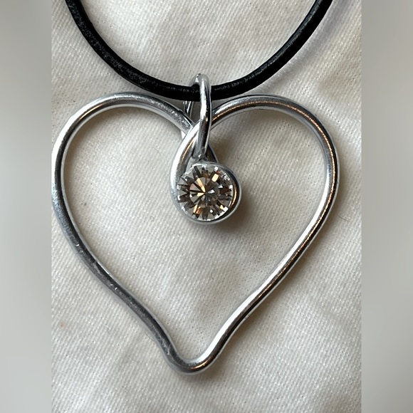 Jeff Leib giant silver heart cubic zirconia on leather rope - Picture 2 of 8